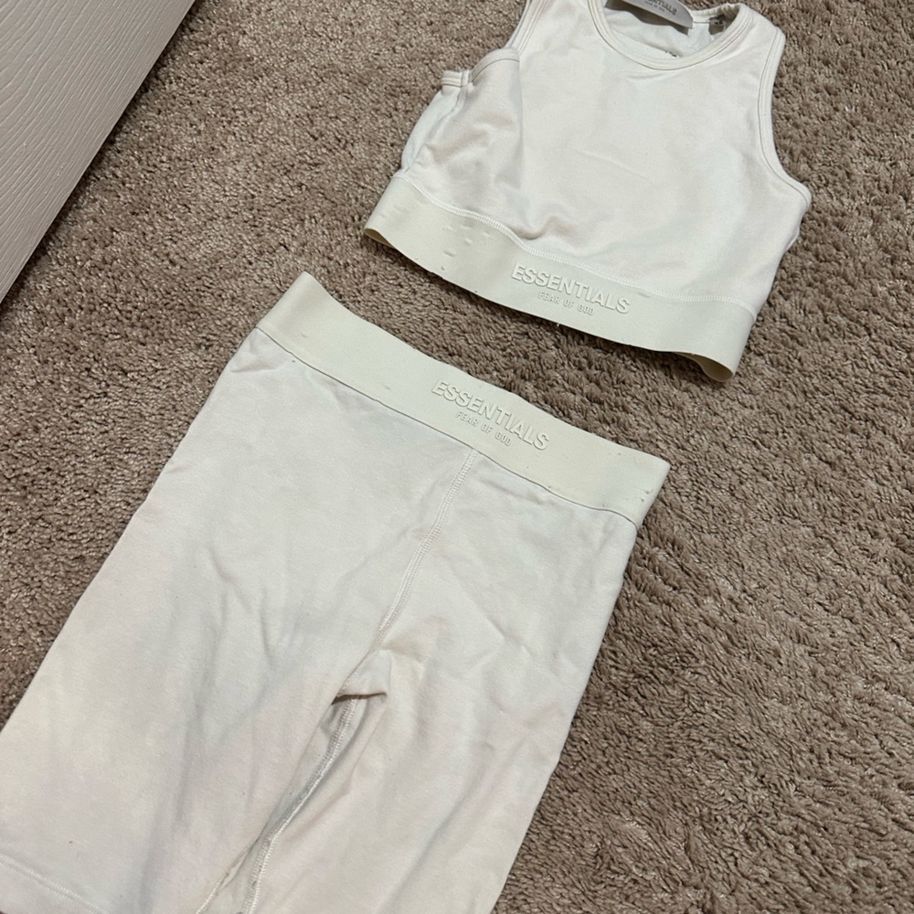 ESSENTIAL WOMENS SMALL 2 piece set